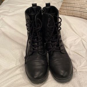 Combat boots